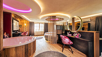 Cosy suite with a hot tub at the Adults Only Hideaway Hotel Winzer