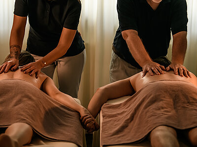 Couples’ massage in the spa area of the Adults Only Hotel Winzer