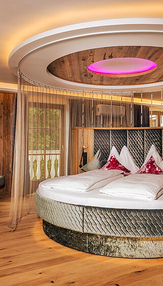 Cosy suite with a hot tub at the Adults Only Hideaway Hotel Winzer